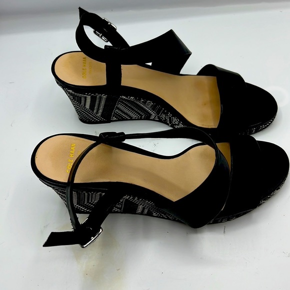 Cole Haan sandals size 7.5B - Picture 3 of 8